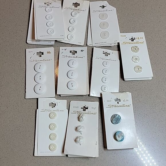 Streamline Vintage Assorted Buttons - Picture 5 of 7
